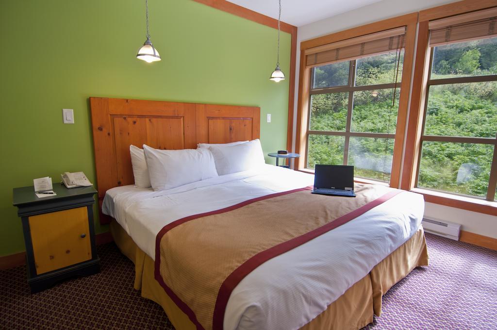 Hotel Lodging Ovations Whistler Exterior foto