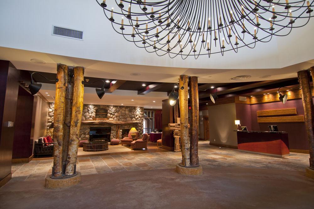 Hotel Lodging Ovations Whistler Exterior foto